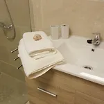 Vila La *